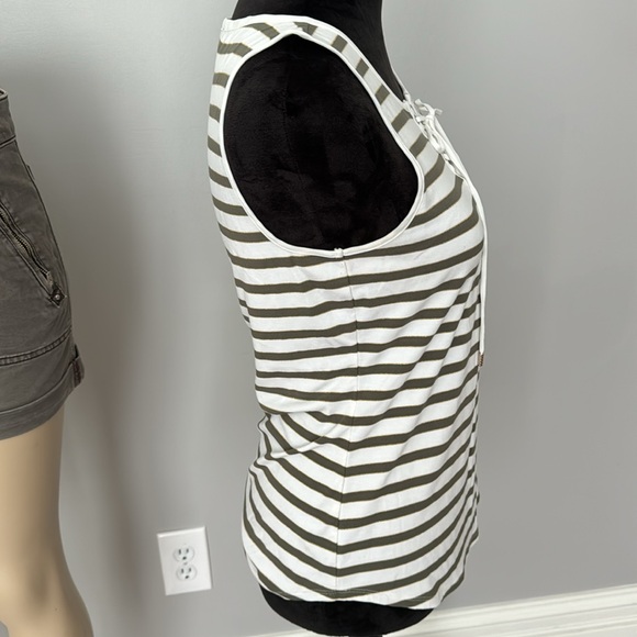 Olive green sleeveless top - Picture 2 of 5